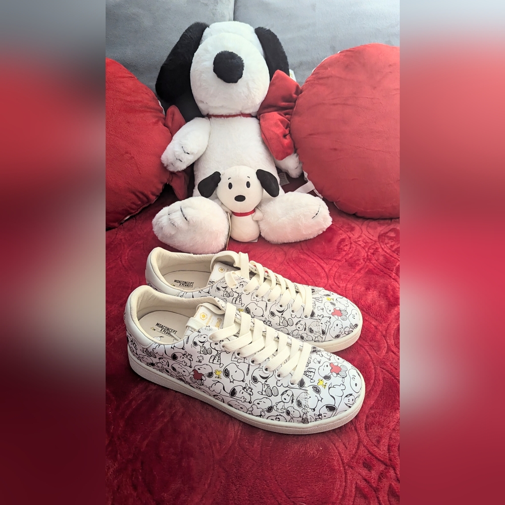 Snoopy Woodstock Peanuts Rare White Leather MOA Sneakers Sz 8.5 Sz 39 Sz 8
